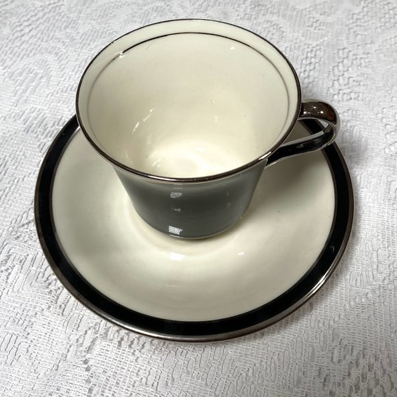 AMERICAN MANOR Ebony, Shenango- 5 Piece Place Setting, Black Band, Platinum Trim - Picture 6 of 11